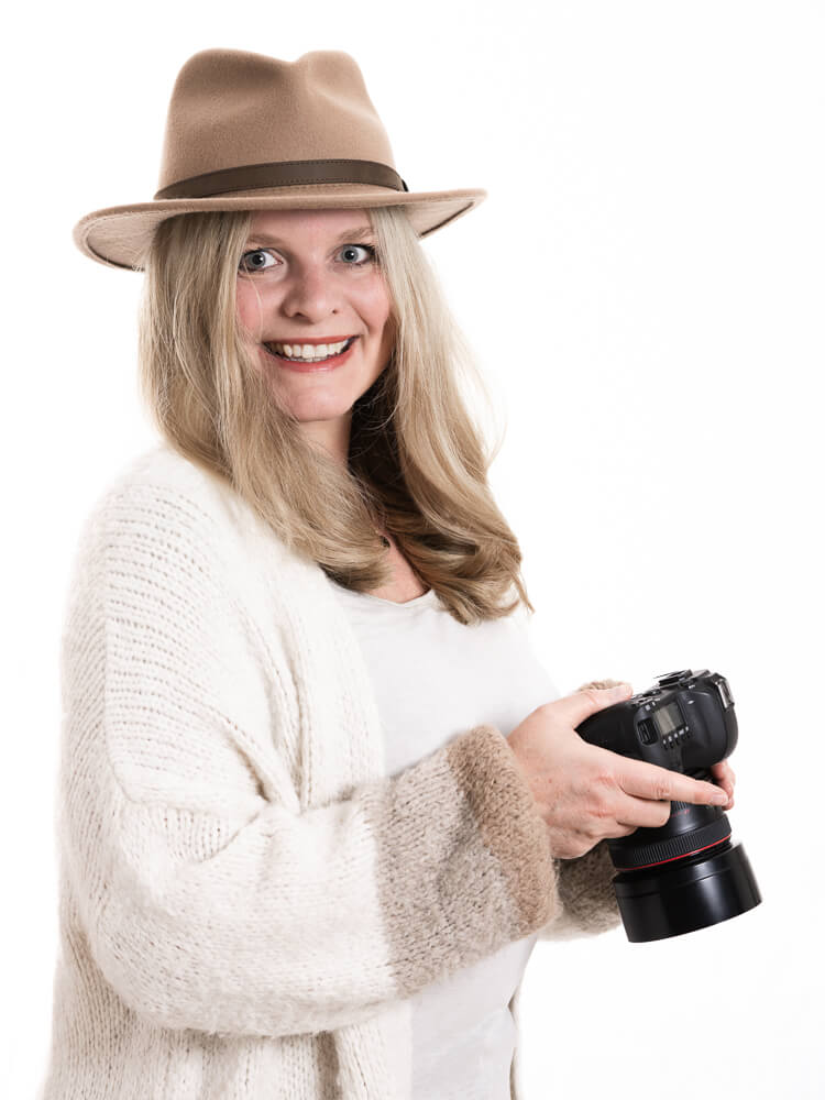 Sarah Renziehausen Portrait mit Kamera